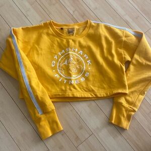 Cropped Gym Shark crew neck